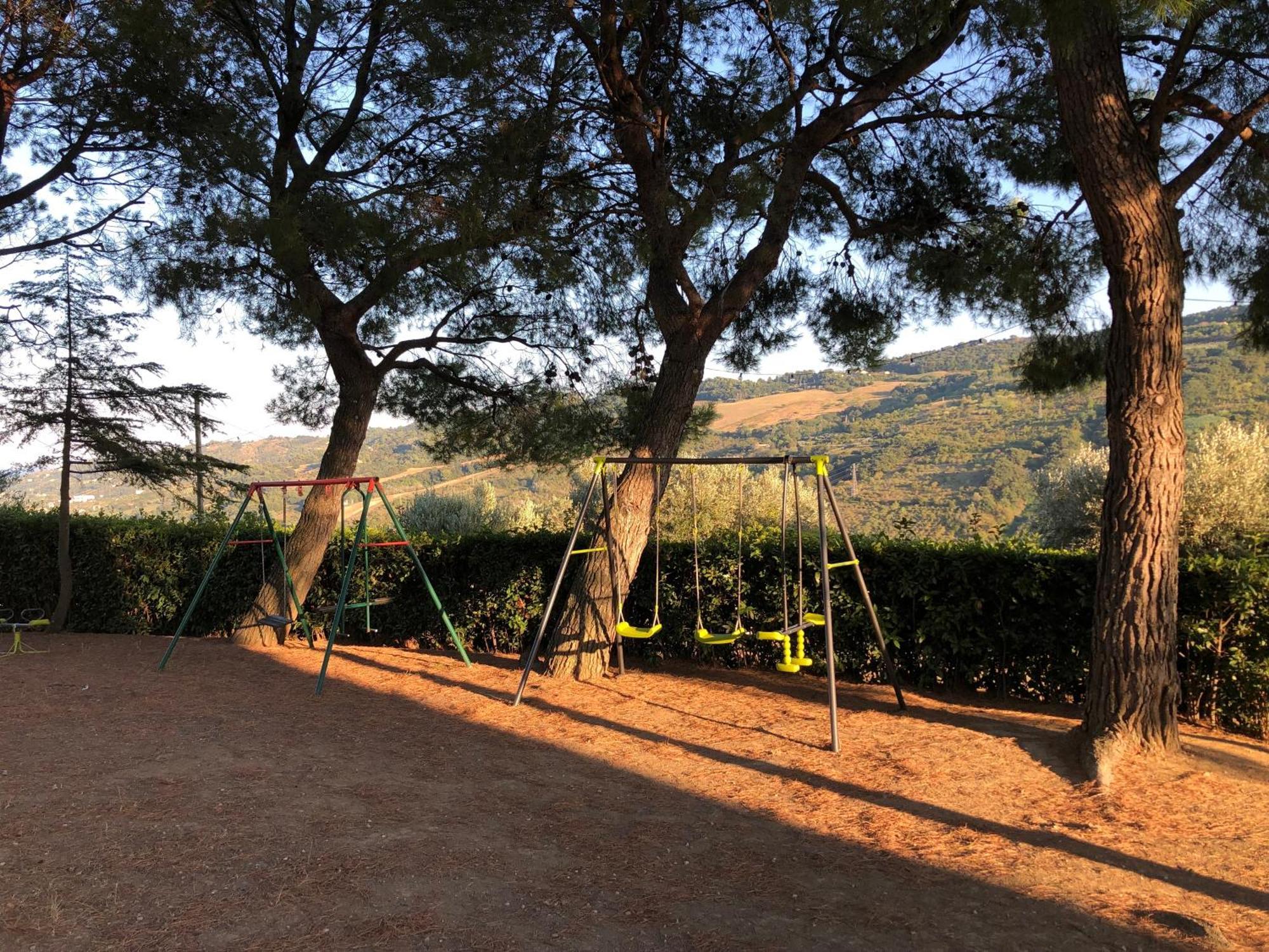 Casa Vacanze Cristina - Holiday House Apartment Ripatransone Bagian luar foto