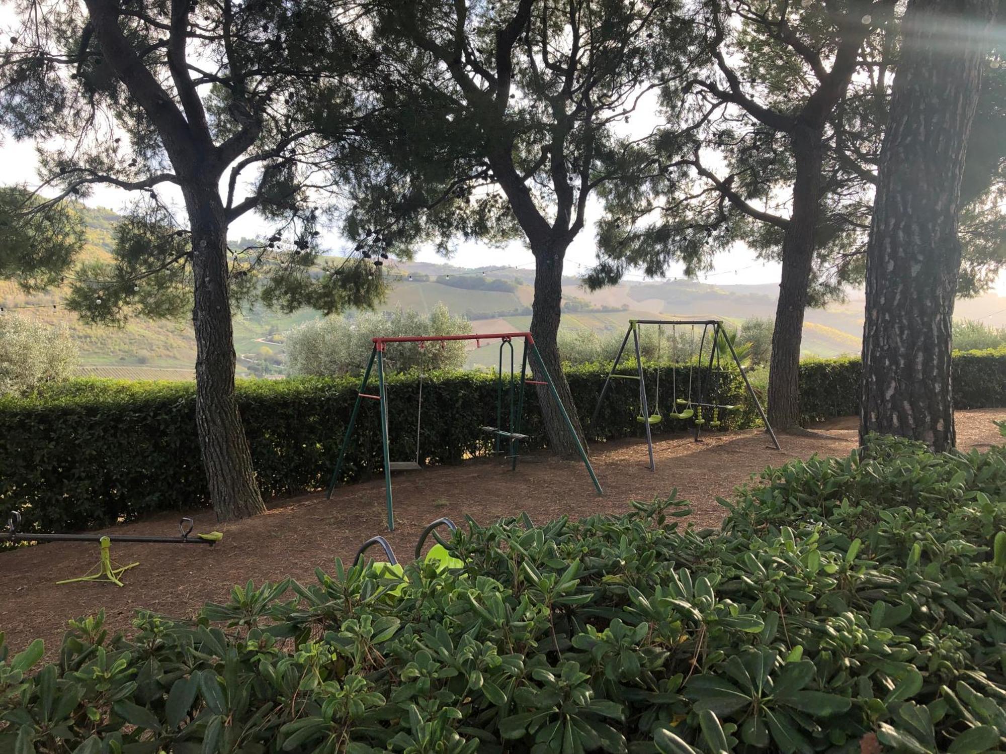 Casa Vacanze Cristina - Holiday House Apartment Ripatransone Bagian luar foto