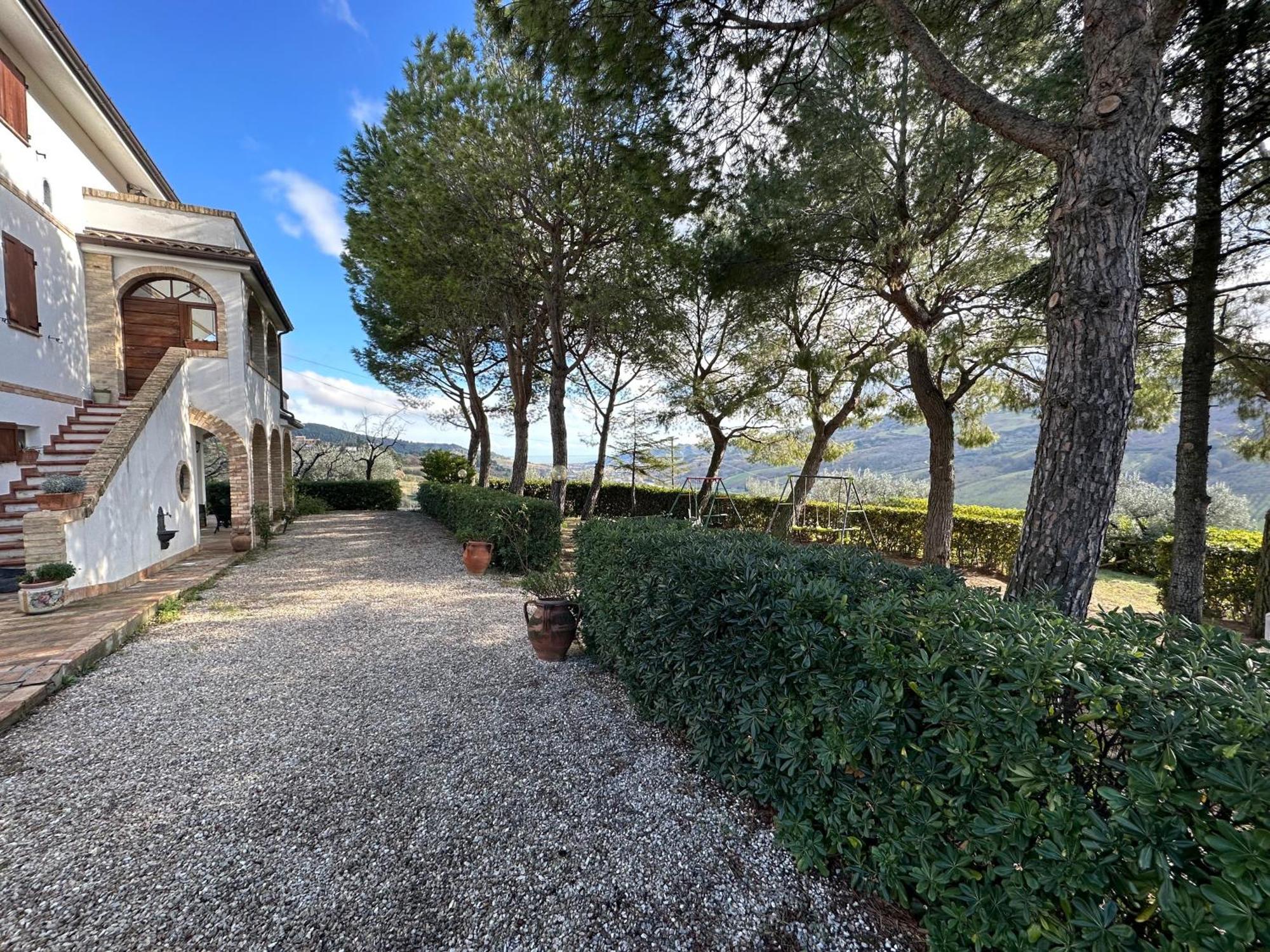 Casa Vacanze Cristina - Holiday House Apartment Ripatransone Bagian luar foto